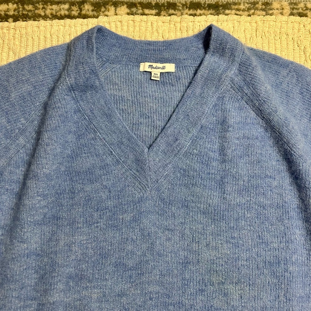 Madewell XXL Blue V-Neck Alpaca Blend Sweater - Picture 2 of 5